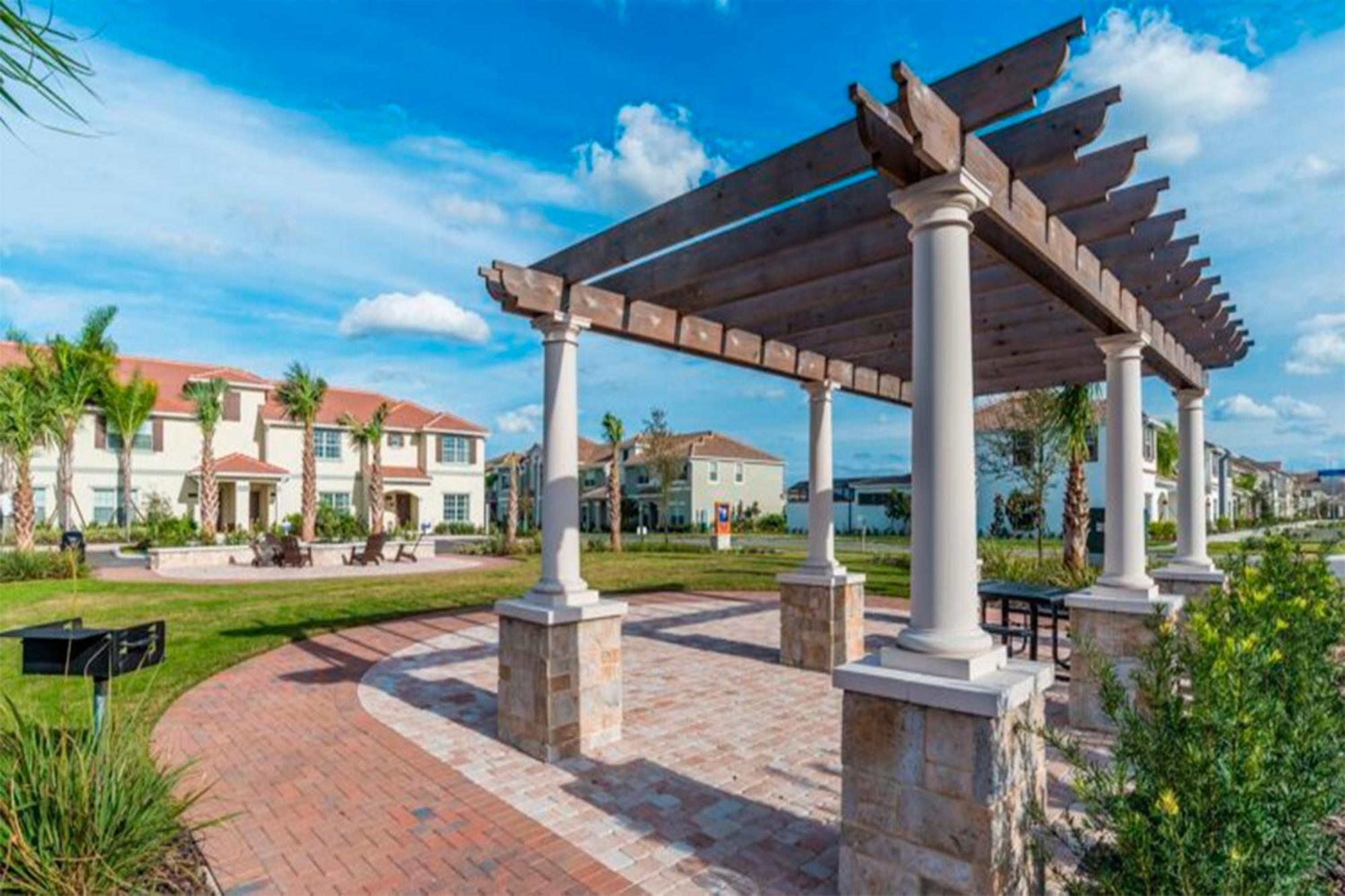 Renewed Luxury Townhouse With Private Pool Kissimmee