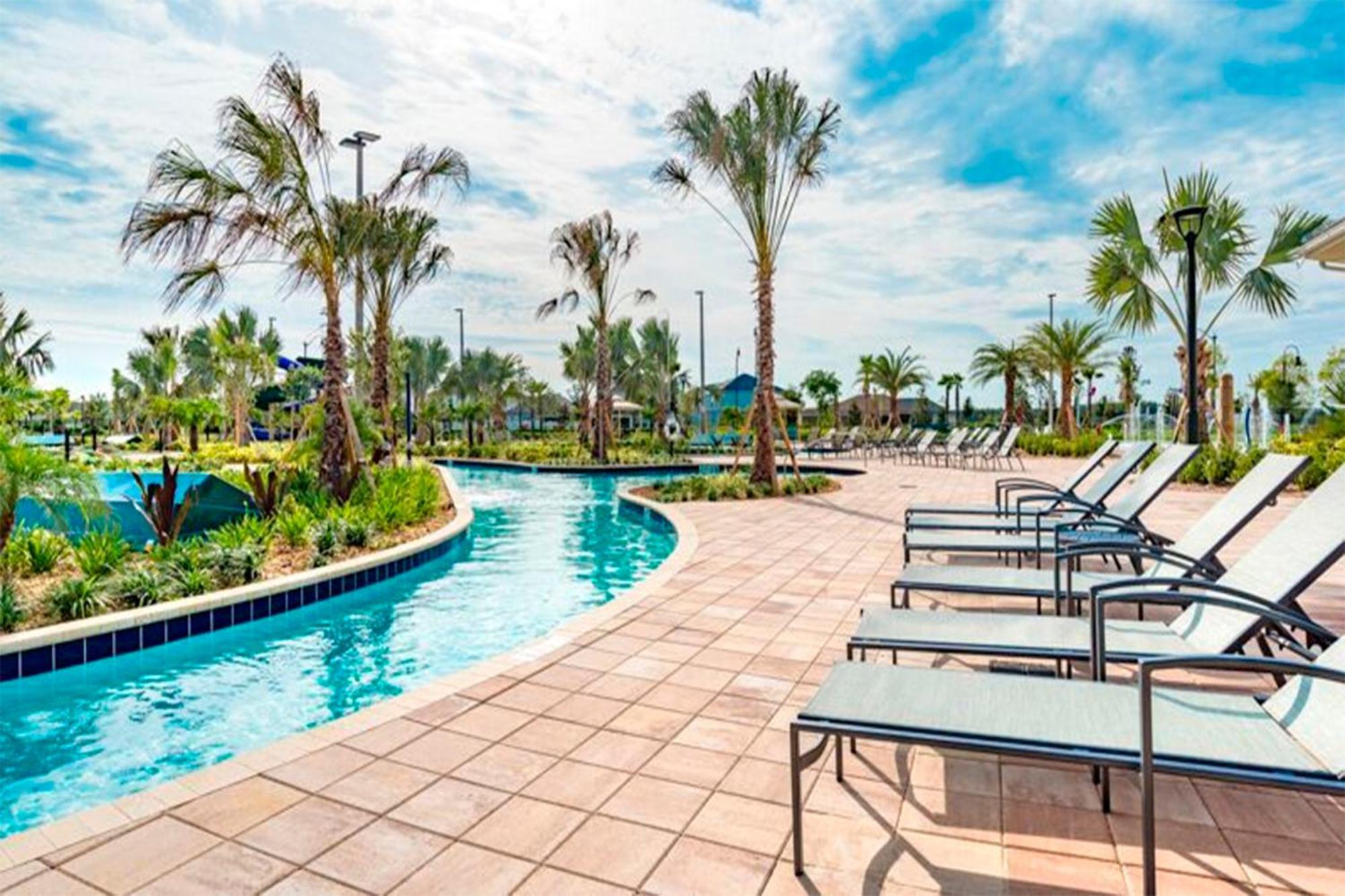 Renewed Luxury Townhouse With Private Pool